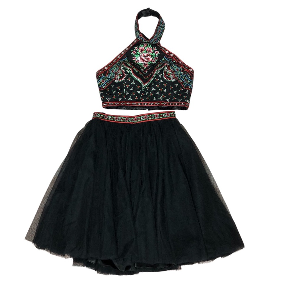 Sherri Hill 2 Piece Halter Dress Embroidered Beaded Tulle Skirt Black